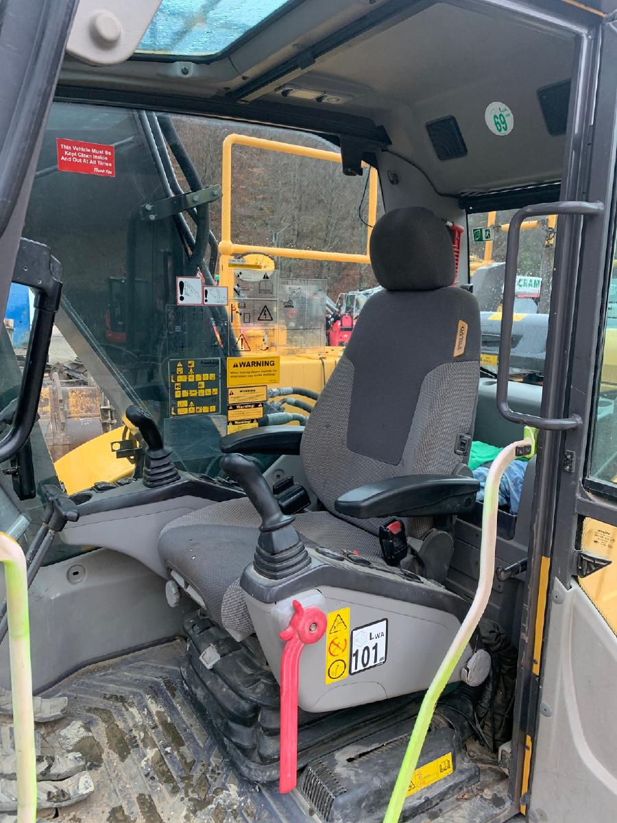 VOLVO EC160DL crawler excavator