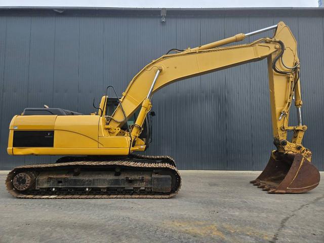 CATERPILLAR 320 crawler excavator