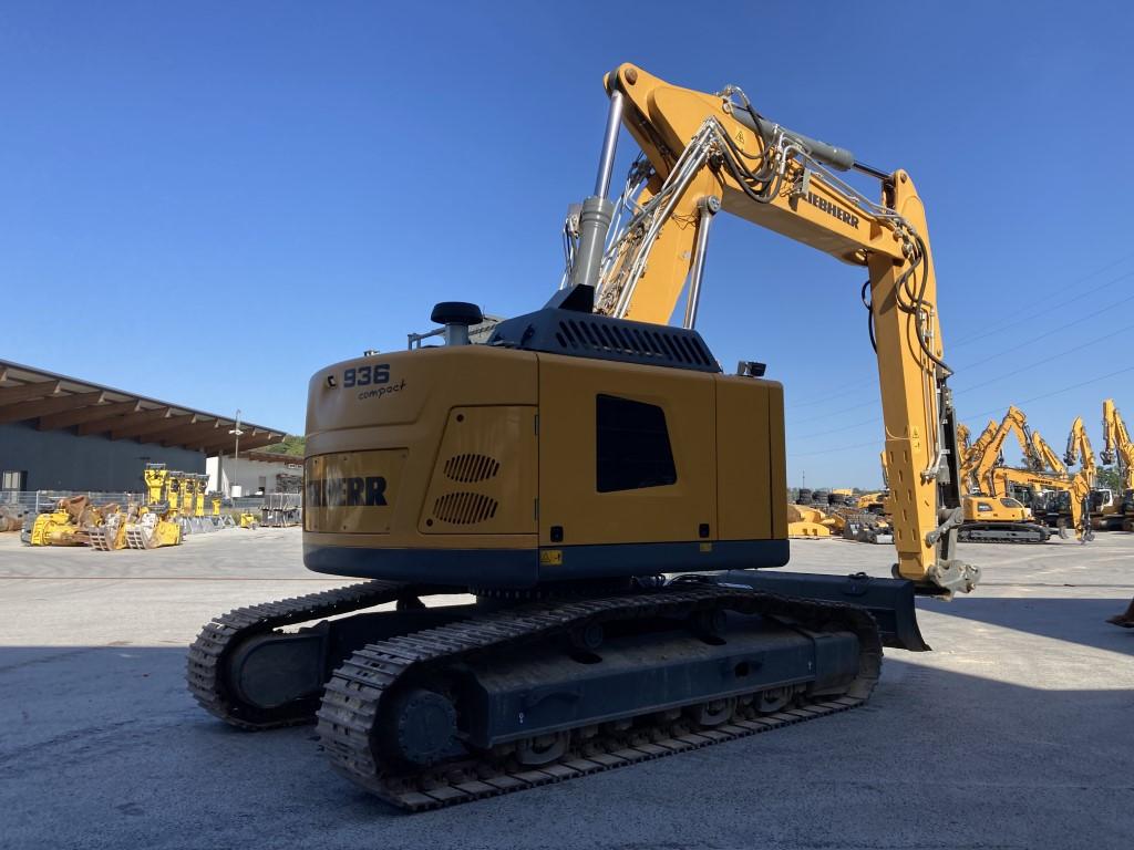 LIEBHERR R 936 crawler excavator