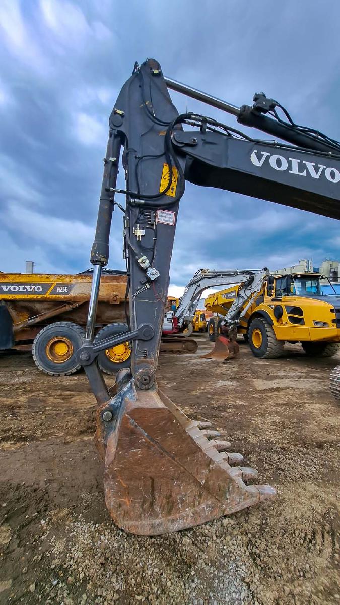 VOLVO EC210CNL crawler excavator