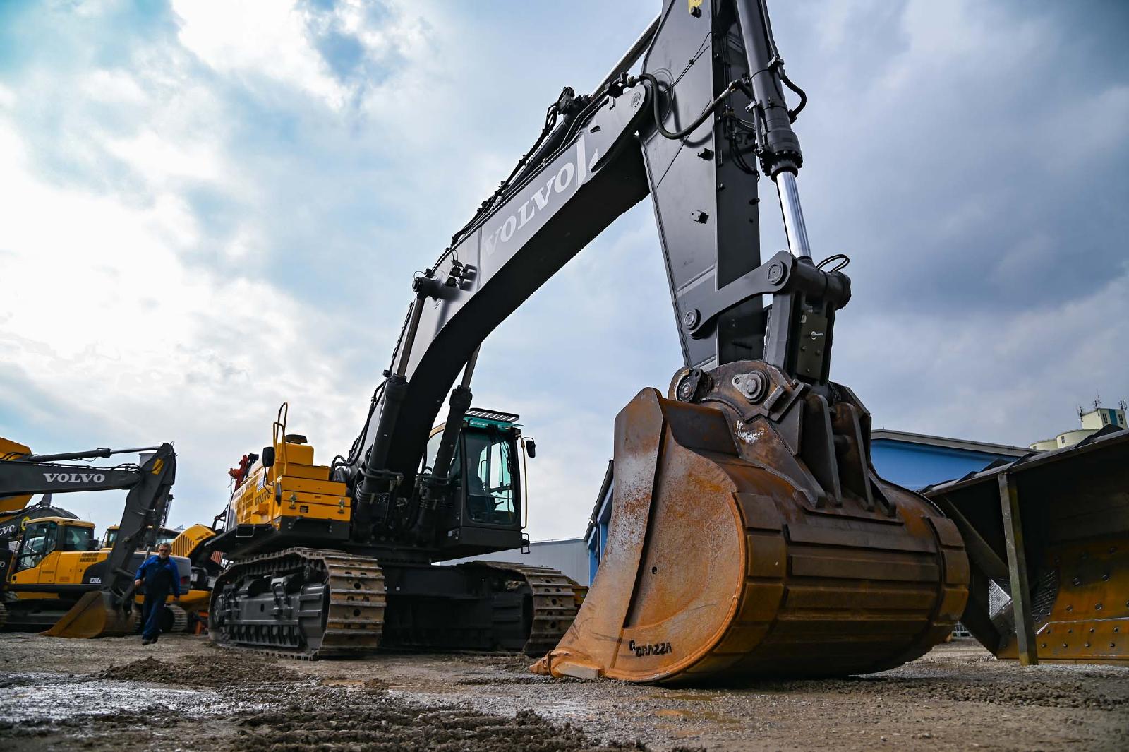 VOLVO EC700CL crawler excavator