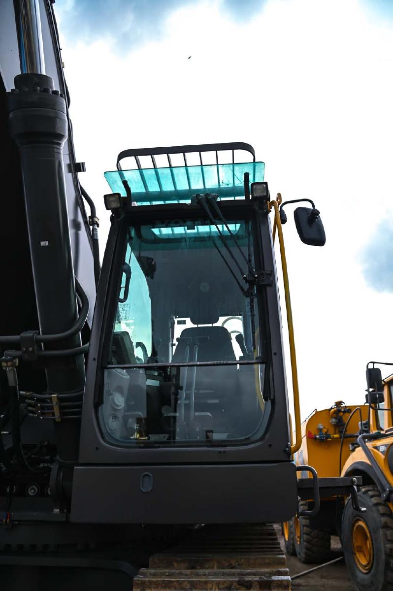 VOLVO EC700CL crawler excavator