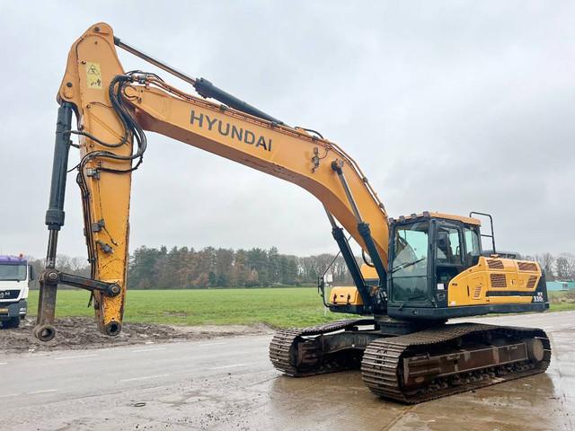 HYUNDAI HX330L crawler excavator