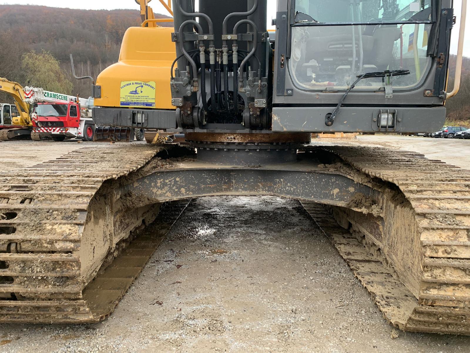 VOLVO EC160DL crawler excavator