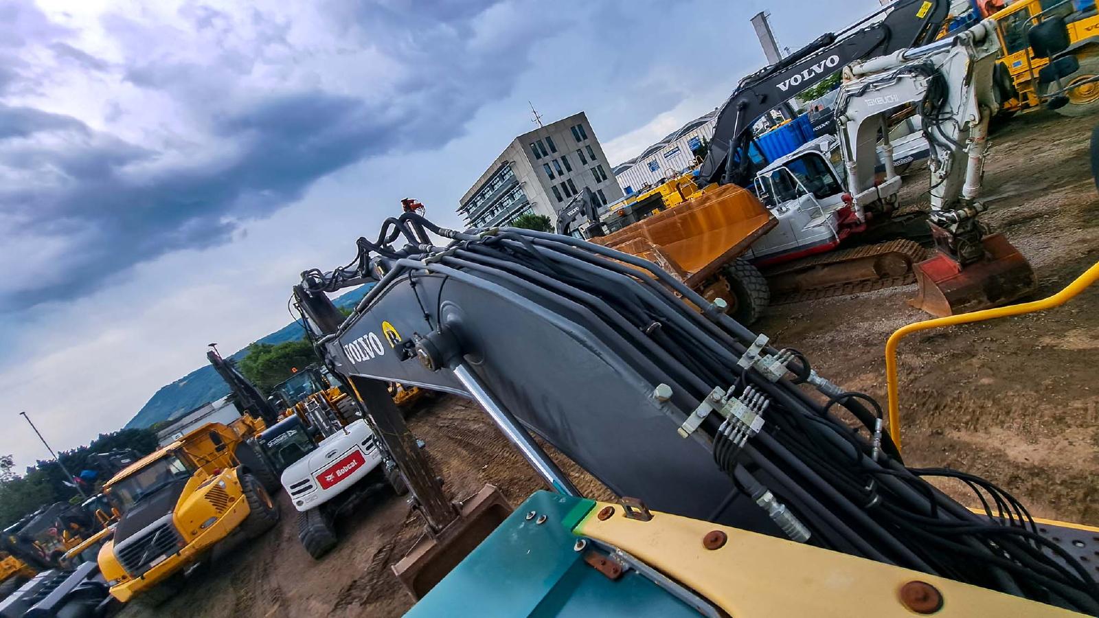 VOLVO EC210CNL crawler excavator