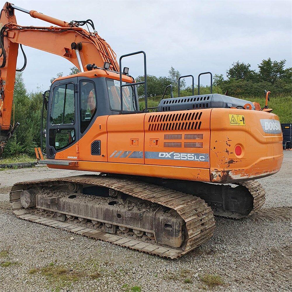 DOOSAN DX 255 LC crawler excavator