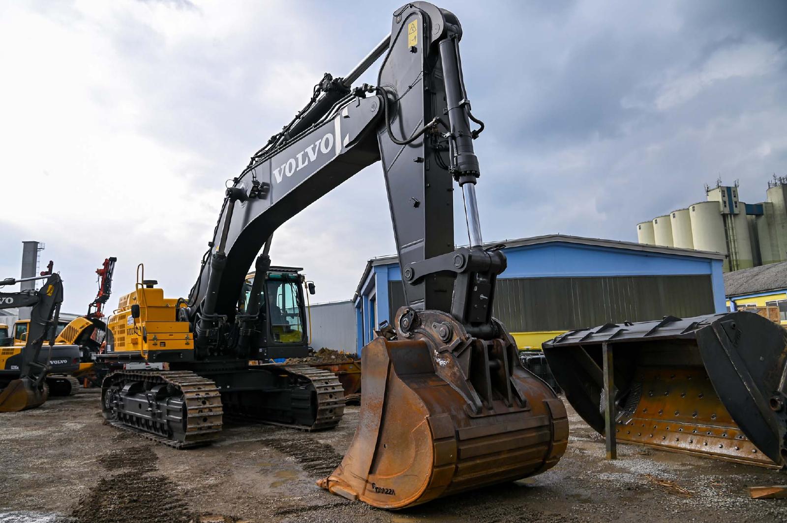 VOLVO EC700CL crawler excavator