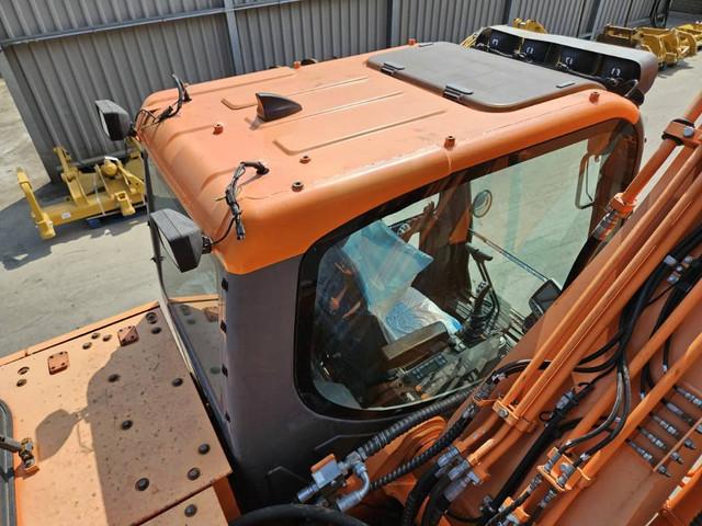 DOOSAN DX 225LC-3 crawler excavator