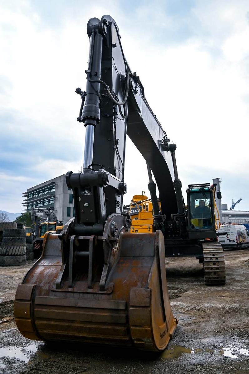 VOLVO EC700CL crawler excavator