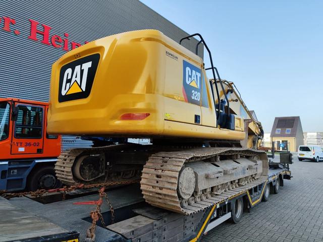 CATERPILLAR 320 crawler excavator