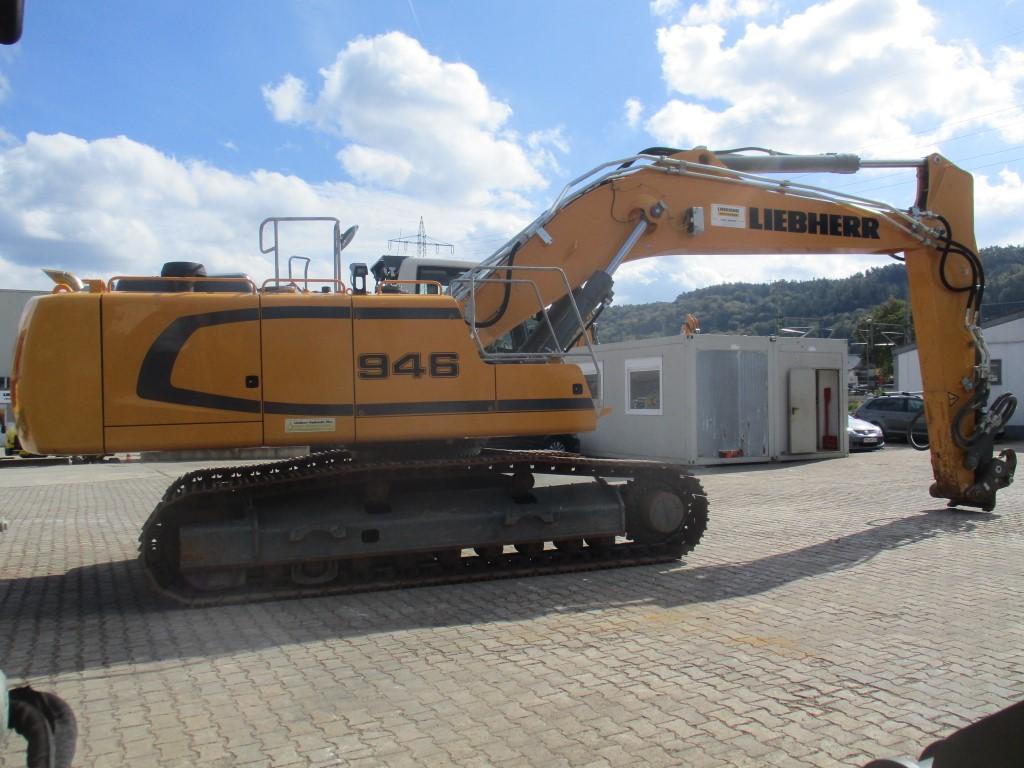 LIEBHERR R 946 crawler excavator