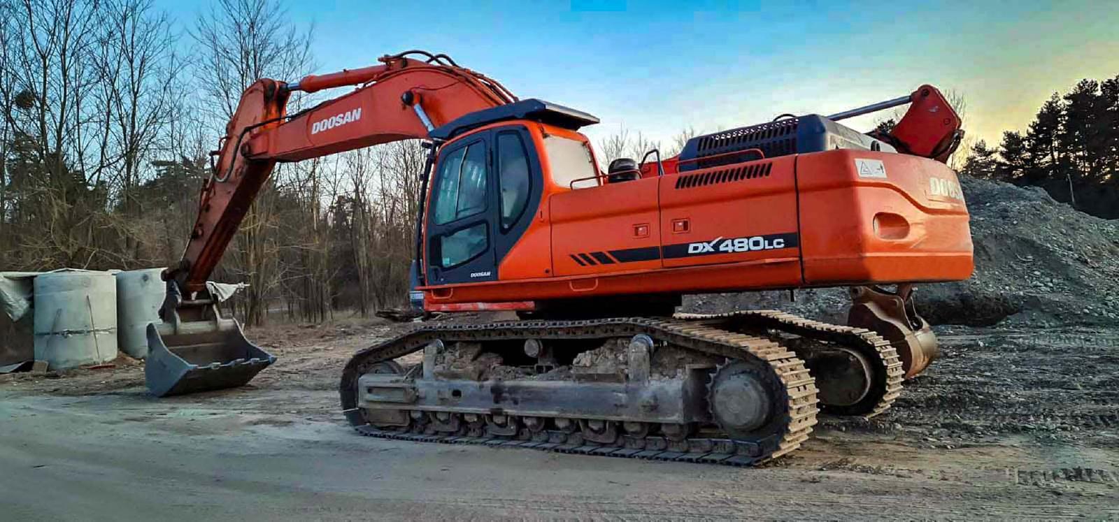 DOOSAN DX 480 LC crawler excavator