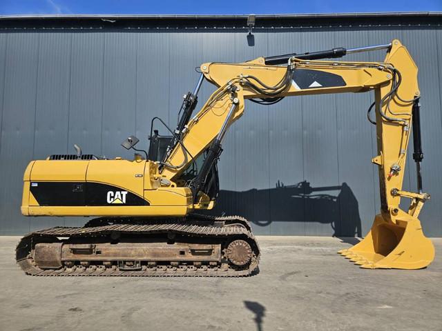 CATERPILLAR 323D L crawler excavator