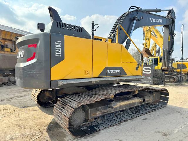 VOLVO EC250EL crawler excavator