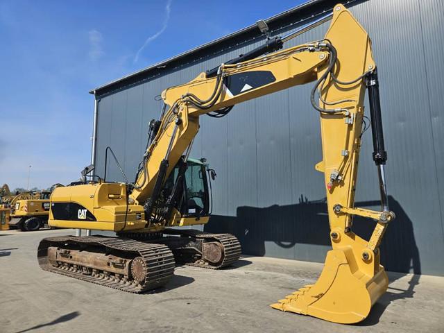 CATERPILLAR 323D L crawler excavator