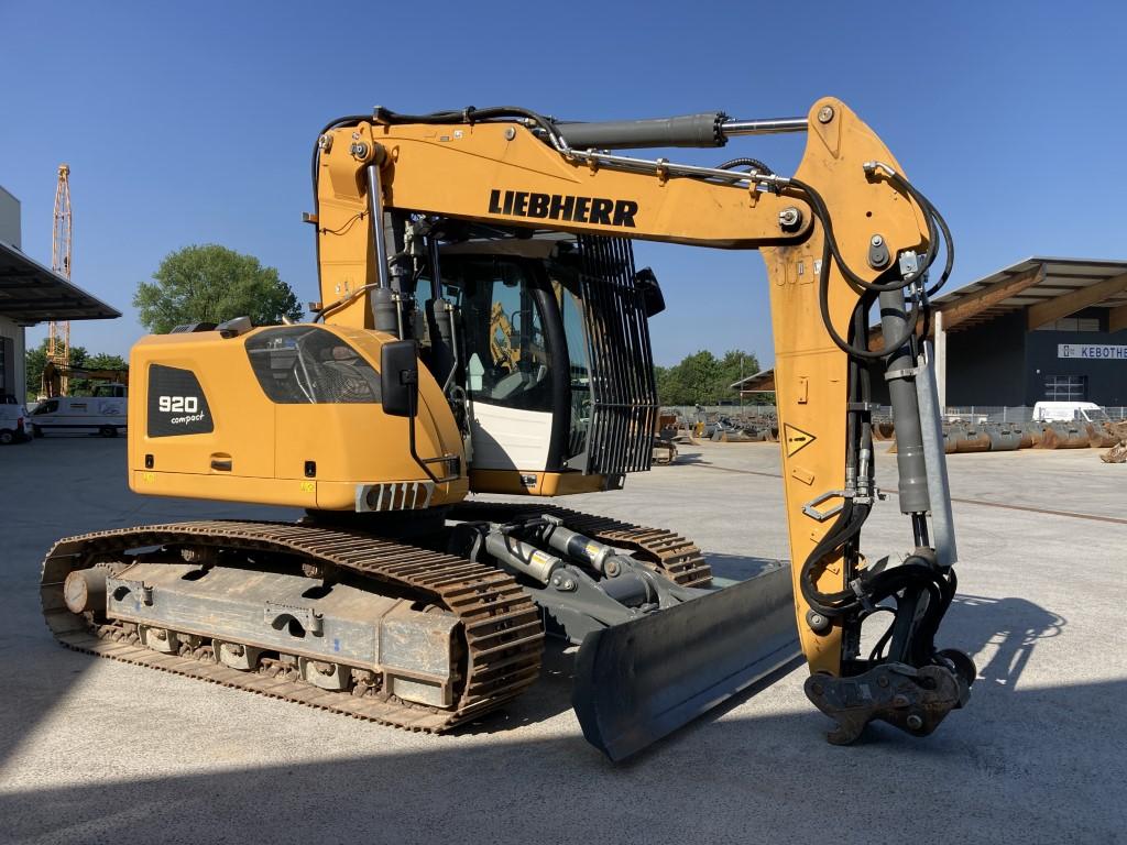 LIEBHERR R 920 Compact crawler excavator