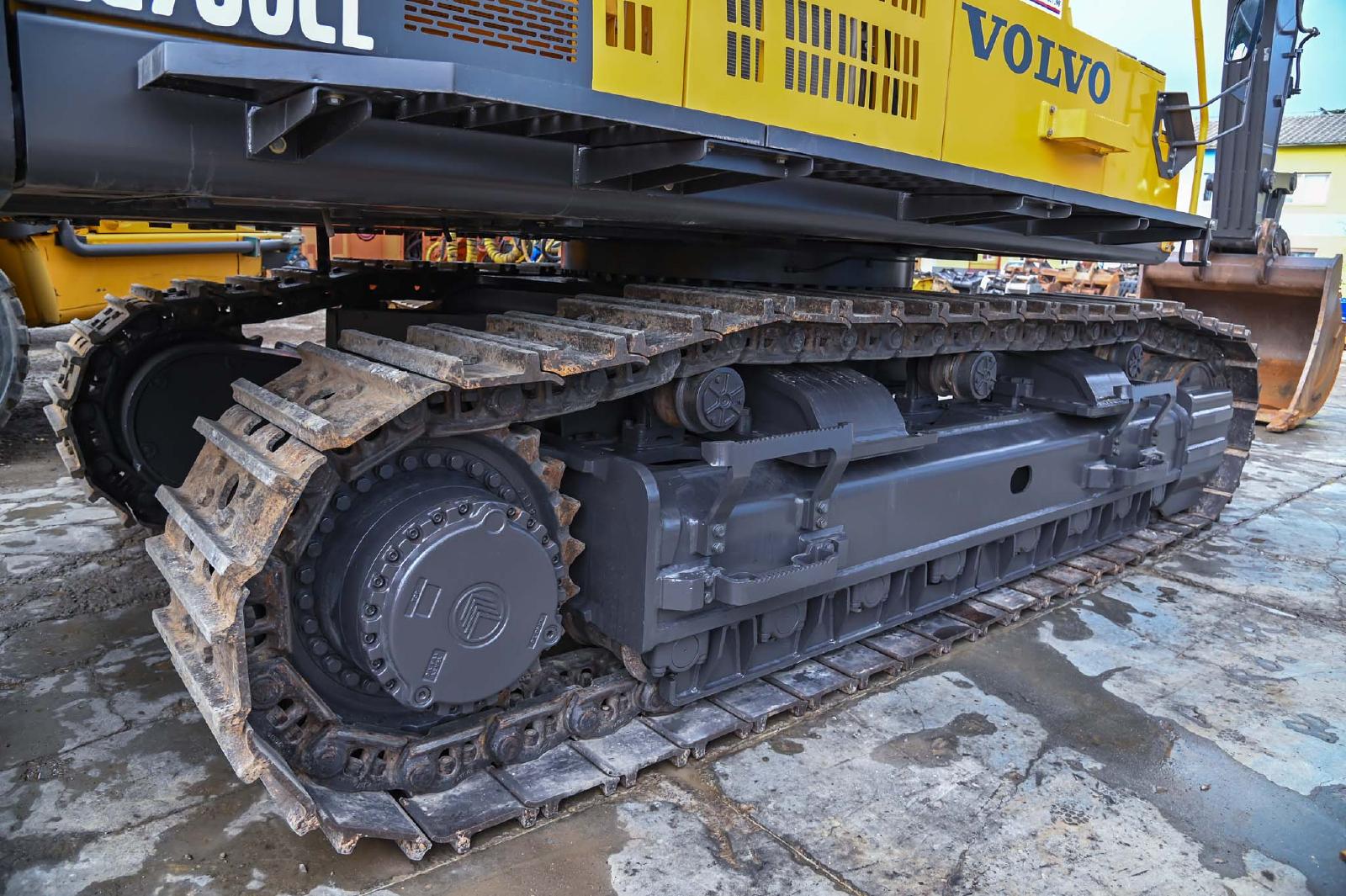 VOLVO EC700CL crawler excavator