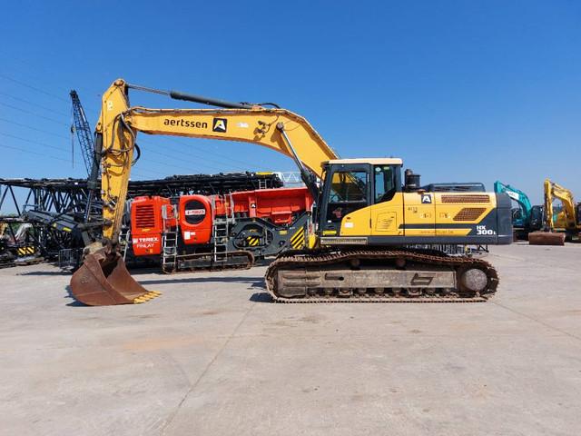 HYUNDAI HX300L crawler excavator