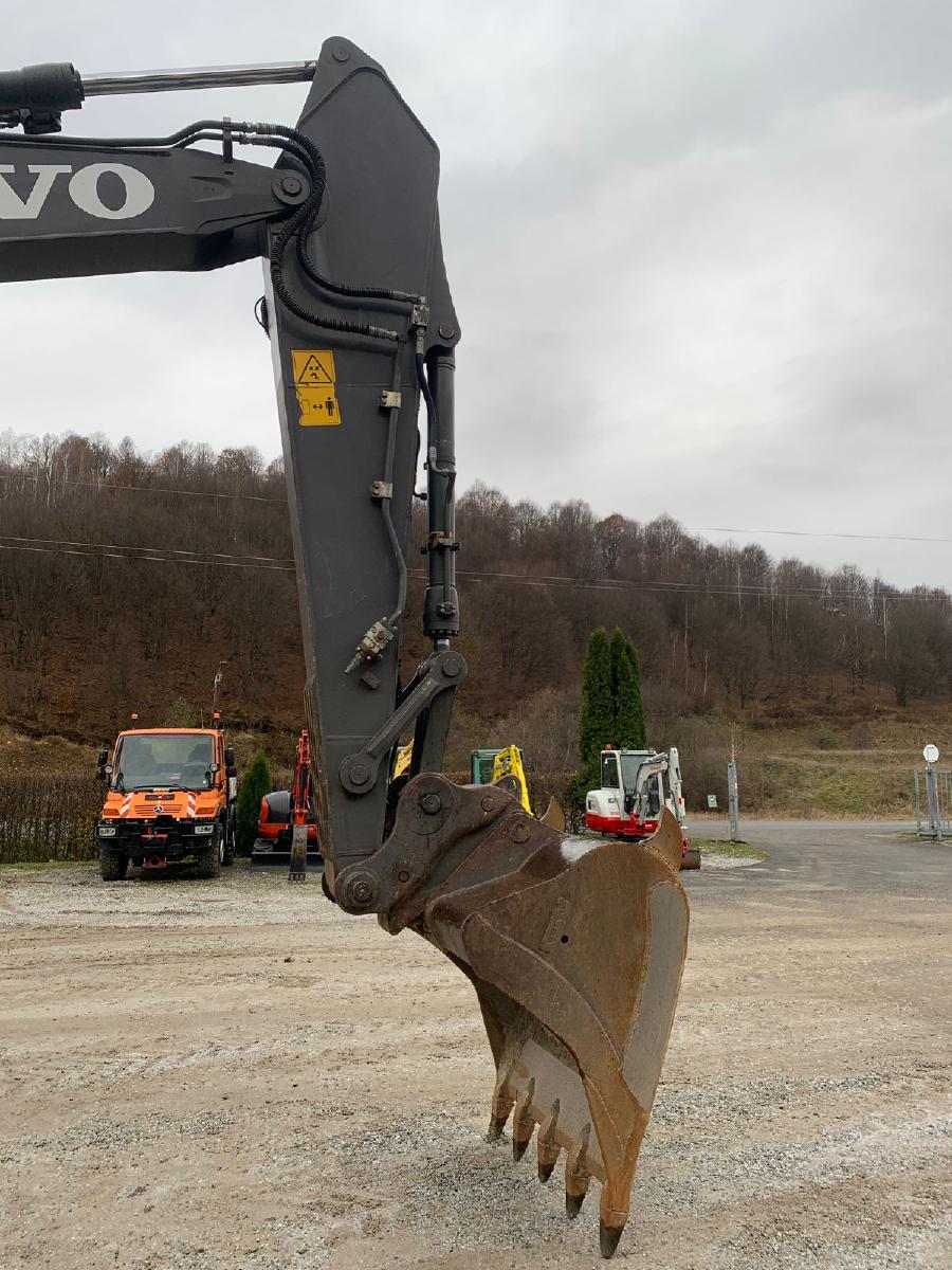 VOLVO EC160DL crawler excavator