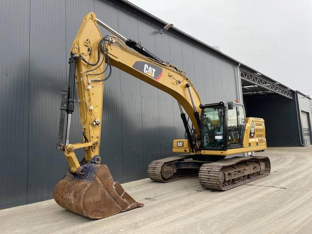 CATERPILLAR 320 crawler excavator