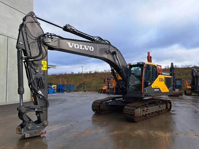 VOLVO EC250ENL crawler excavator