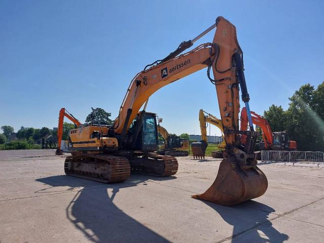 HYUNDAI HX300L crawler excavator