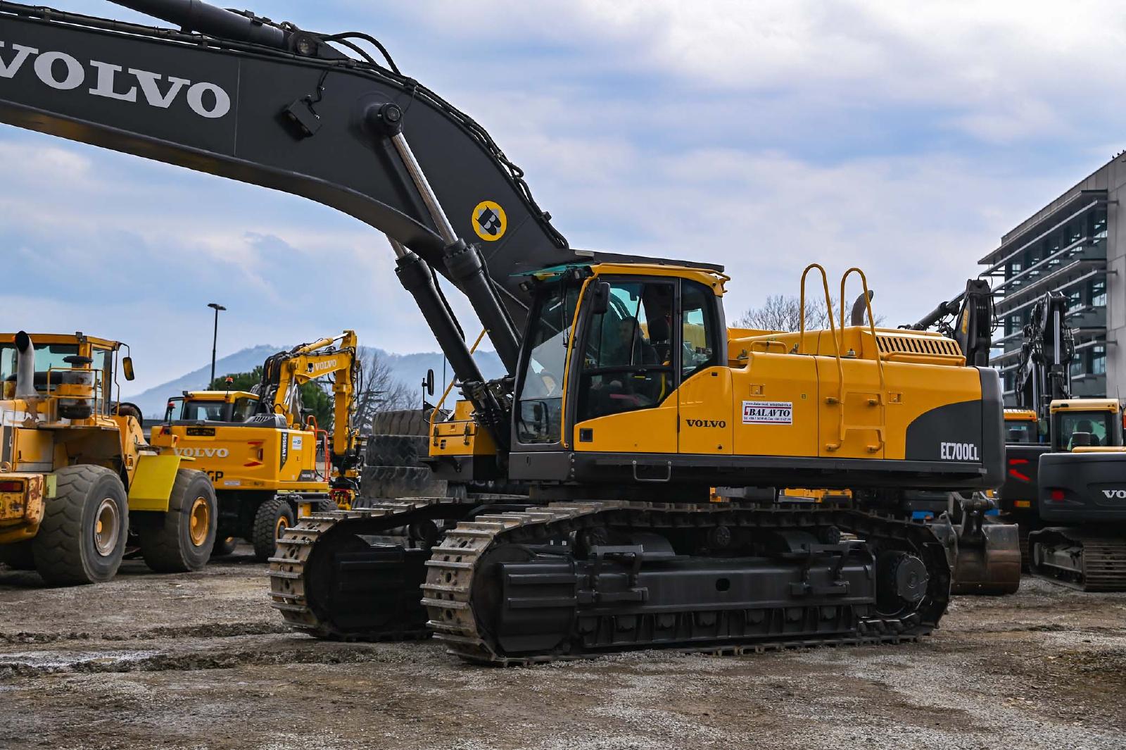 VOLVO EC700CL crawler excavator