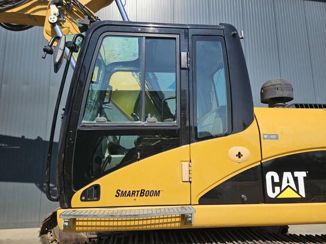 CATERPILLAR 323D L crawler excavator