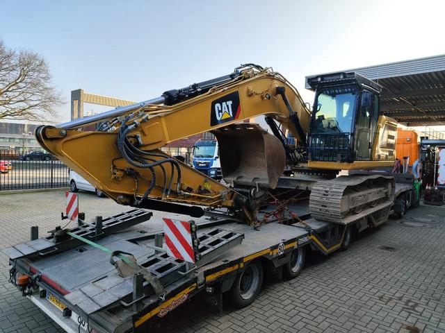 CATERPILLAR 320 crawler excavator