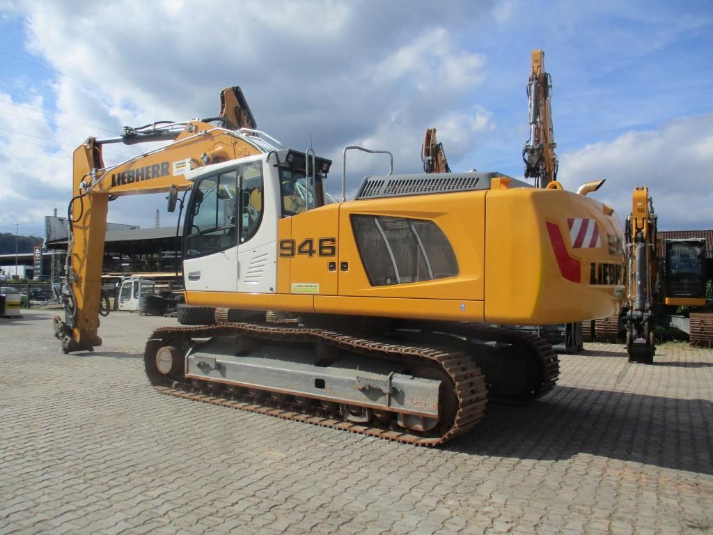 LIEBHERR R 946 crawler excavator