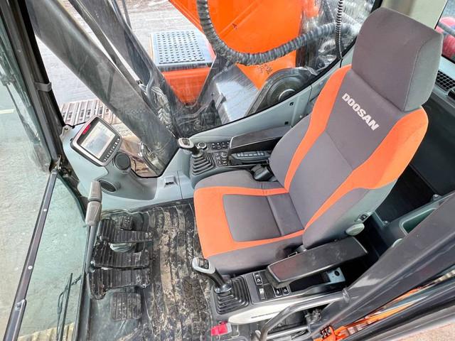 DOOSAN DX300LC-5 crawler excavator