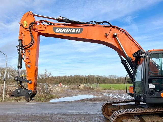 DOOSAN DX300LC-5 crawler excavator