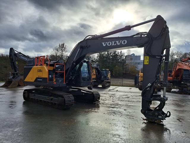 VOLVO EC250ENL crawler excavator