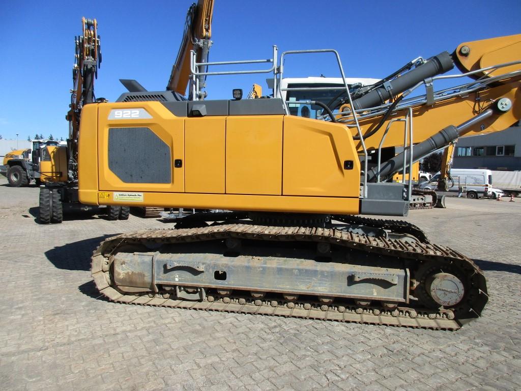 LIEBHERR R 922 crawler excavator