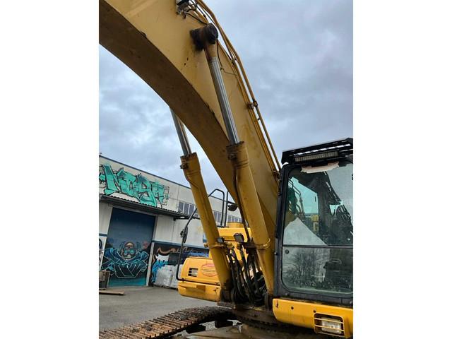 KOMATSU PC490LC-10 crawler excavator