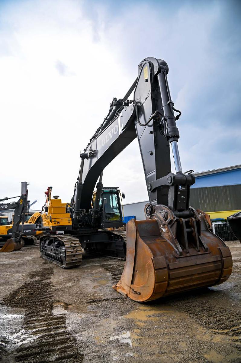 VOLVO EC700CL crawler excavator