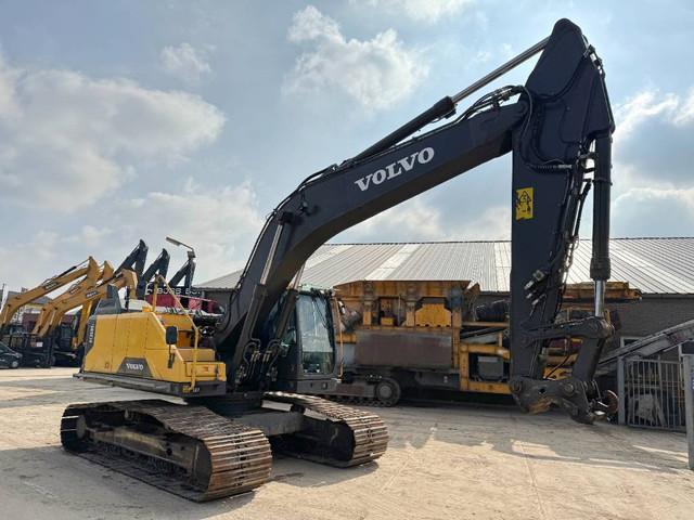 VOLVO EC250EL crawler excavator