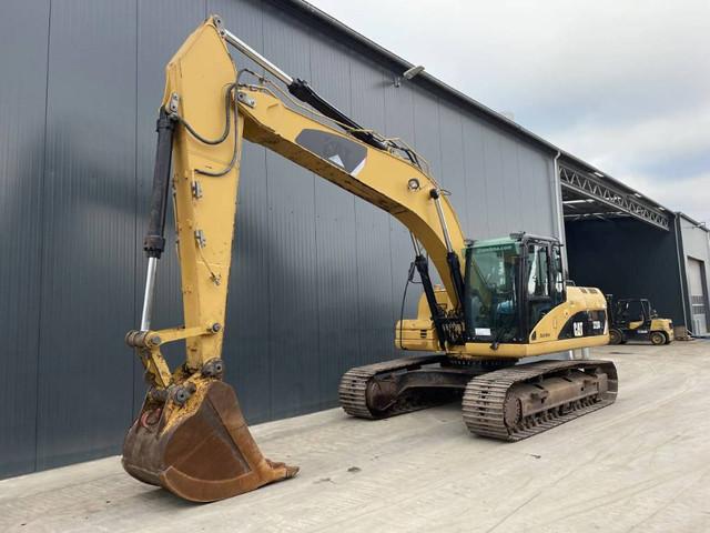 CATERPILLAR 323D L crawler excavator