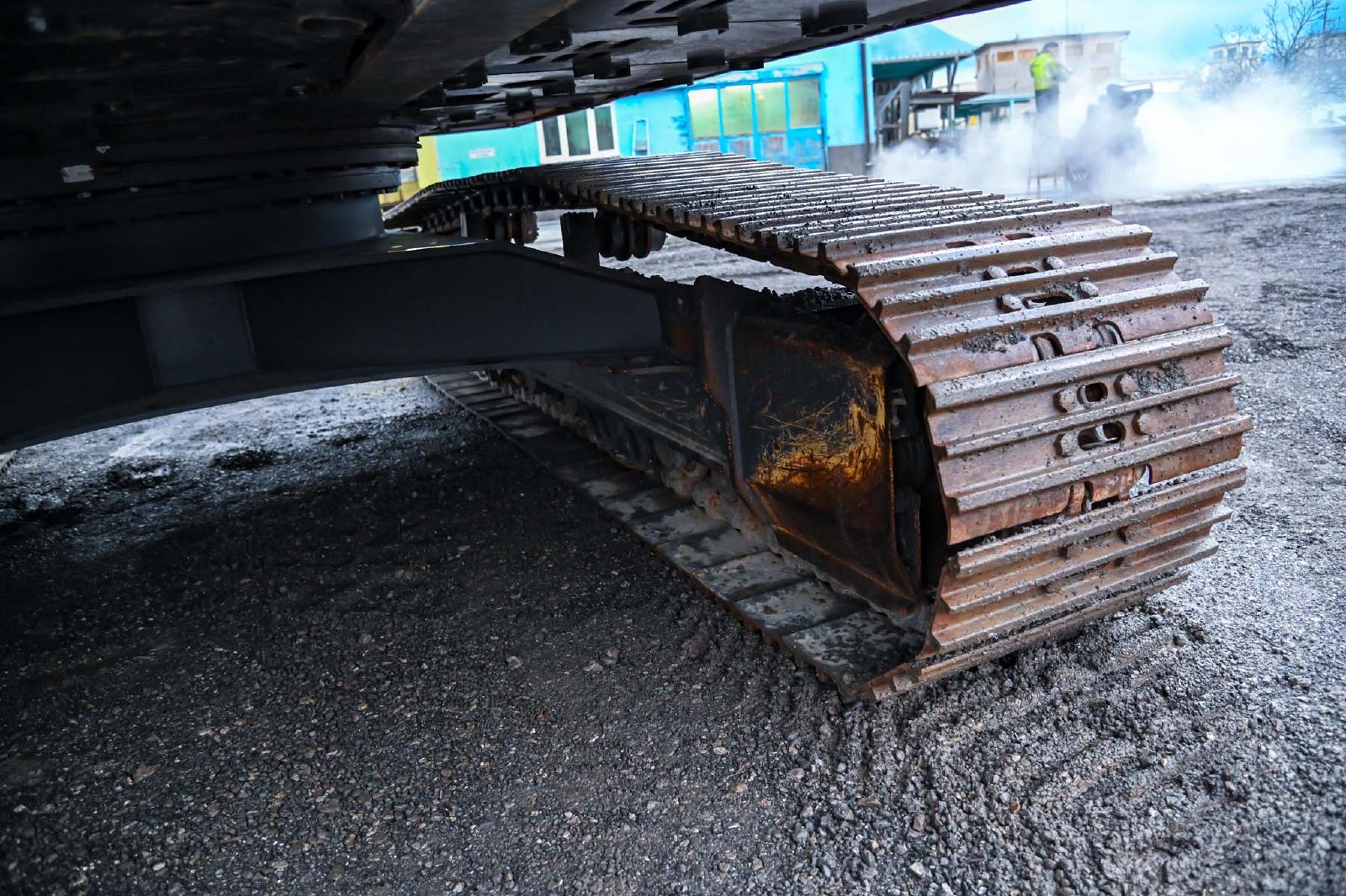 VOLVO EC250ENL crawler excavator