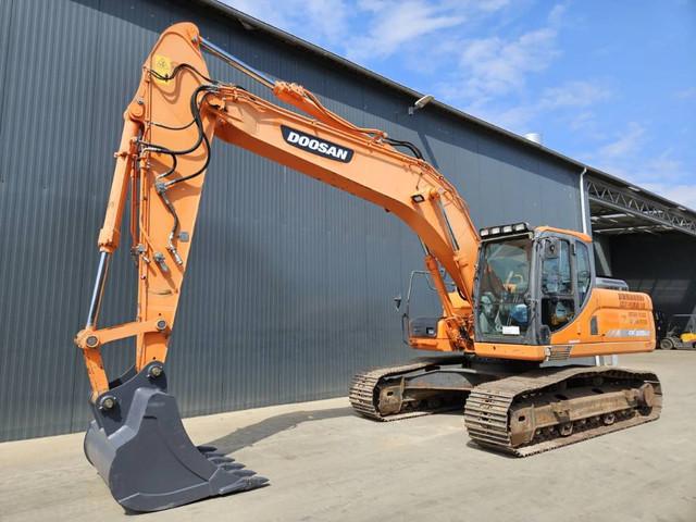 DOOSAN DX 225LC-3 crawler excavator