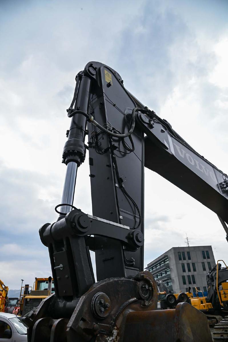 VOLVO EC700CL crawler excavator