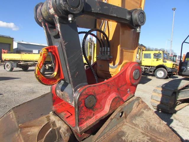 CASE CX250D crawler excavator