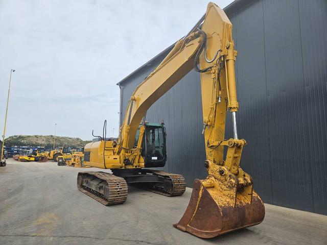 CATERPILLAR 320 crawler excavator