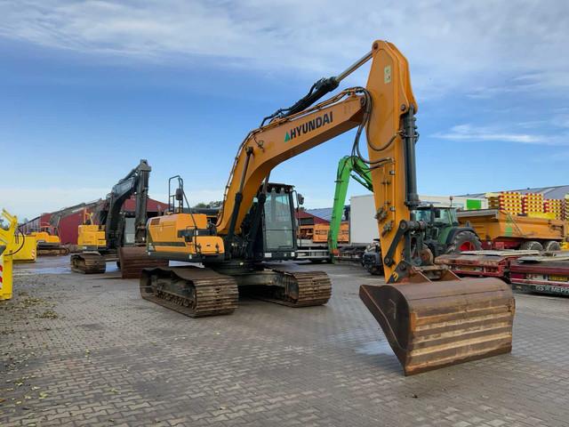 HYUNDAI HX220LR crawler excavator