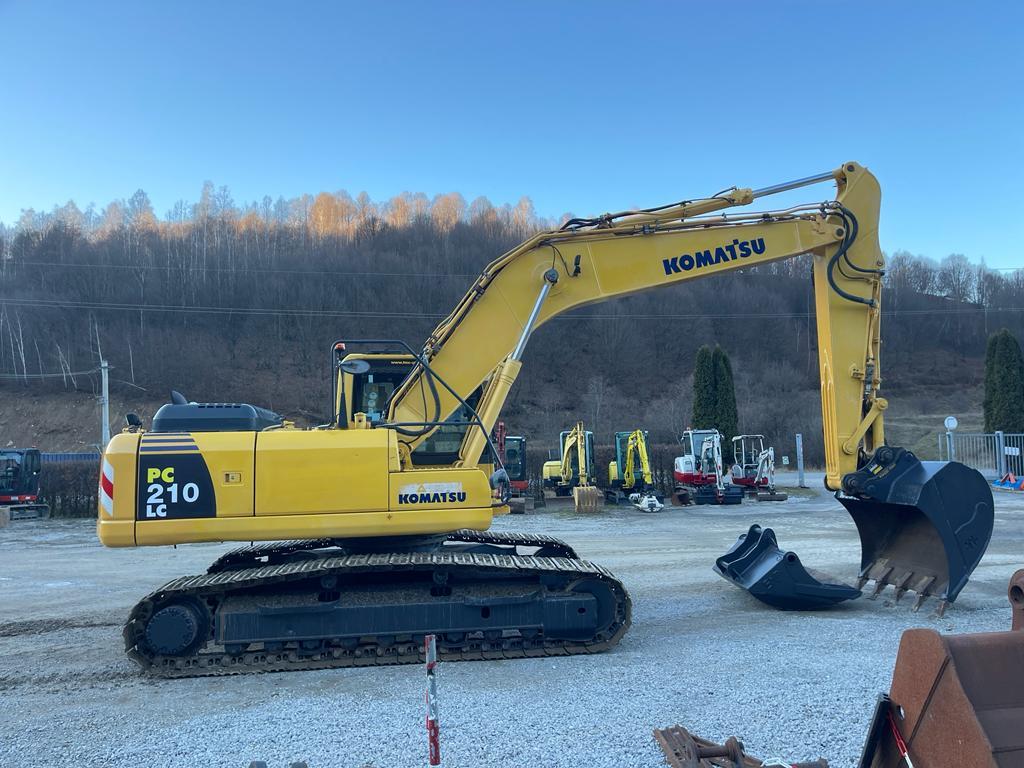 KOMATSU PC210LC-8 crawler excavator