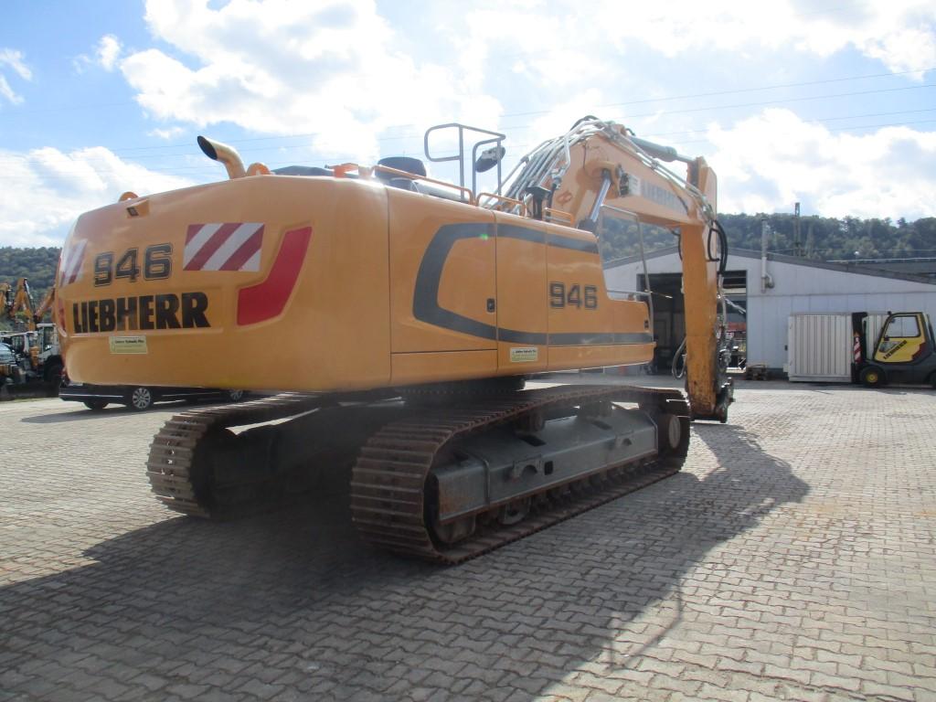 LIEBHERR R 946 crawler excavator