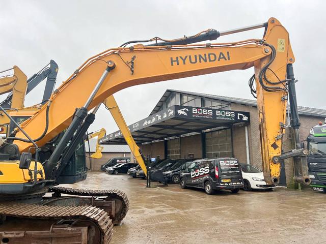 HYUNDAI HX330L crawler excavator