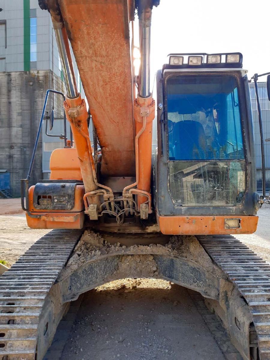 DOOSAN DX235LCR crawler excavator