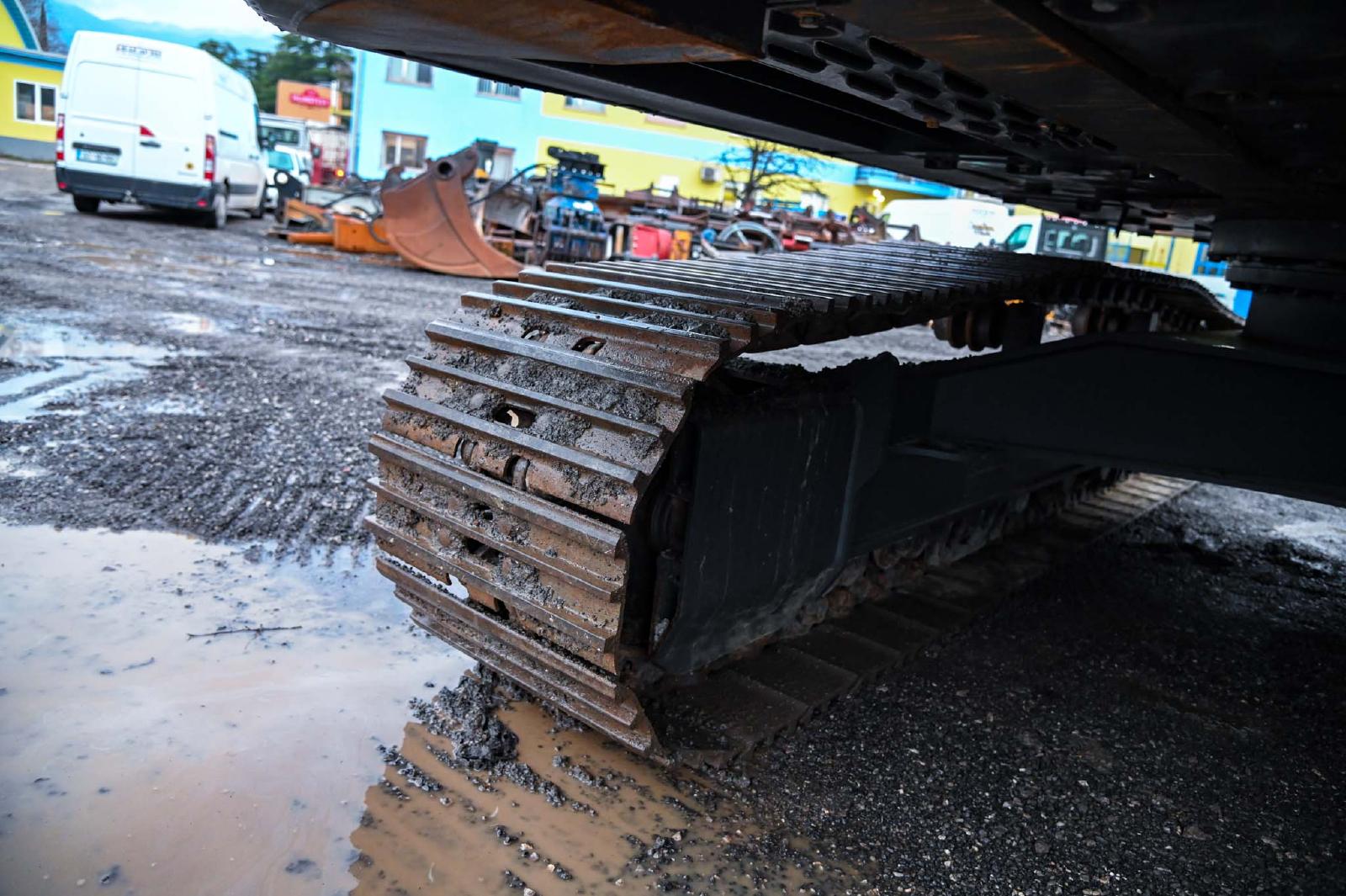 VOLVO EC250ENL crawler excavator