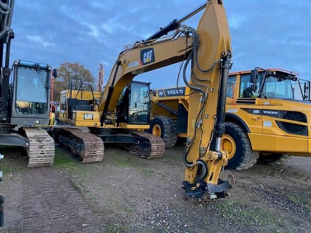 CATERPILLAR 320 crawler excavator